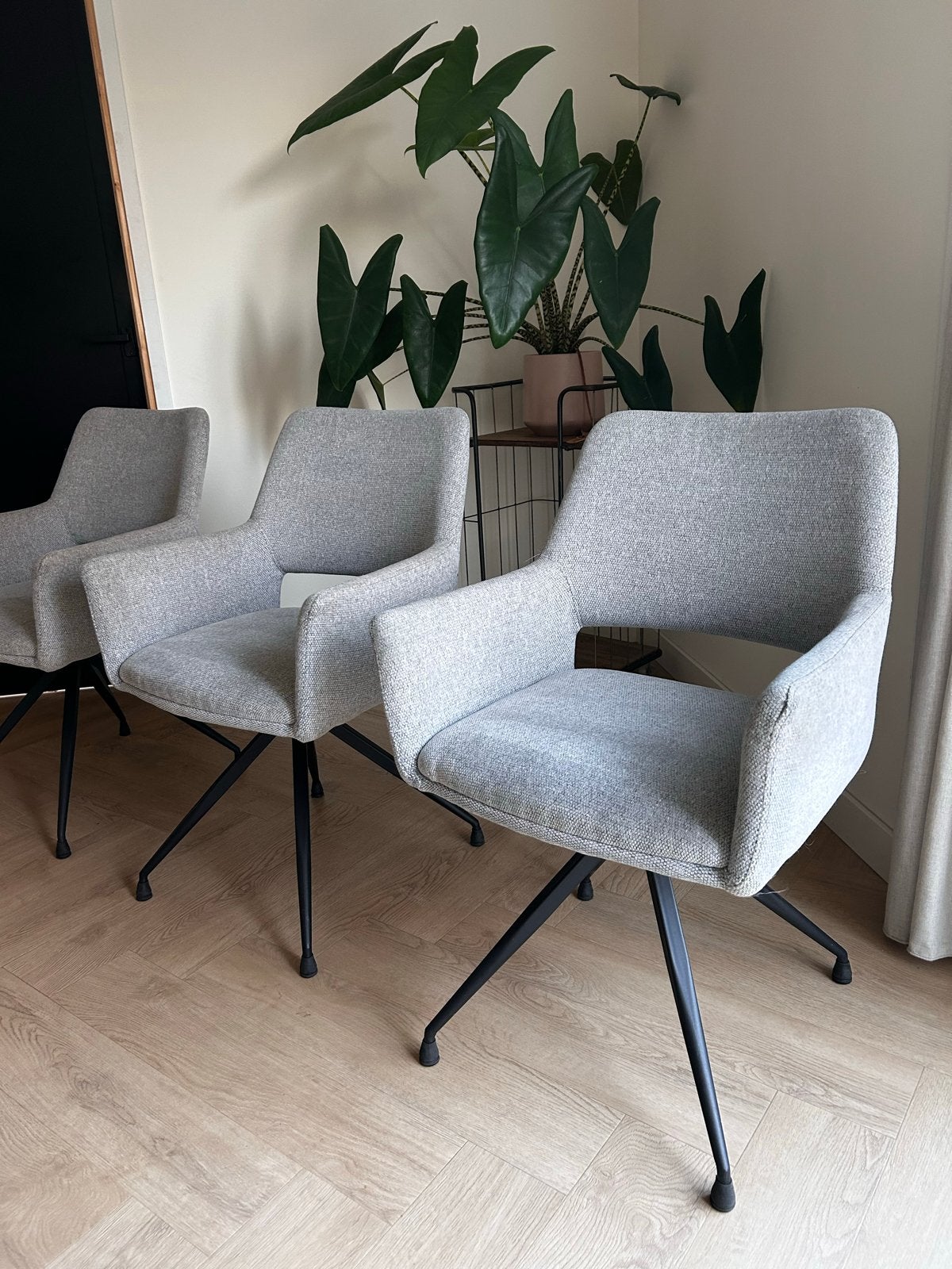 De Bommel eetkamerstoelen 6 stuks - Grijs met X-poot, Gebruikt, Ophalen of Verzenden, Vijf, Zes of meer stoelen, Stof