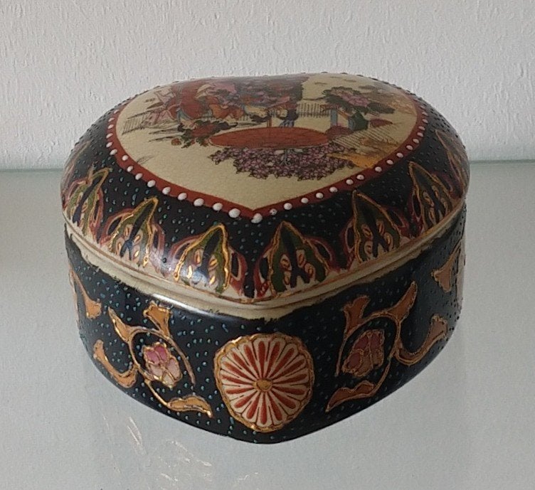 Satsuma sierpot japans porselein, volgnr 44, Ophalen of Verzenden