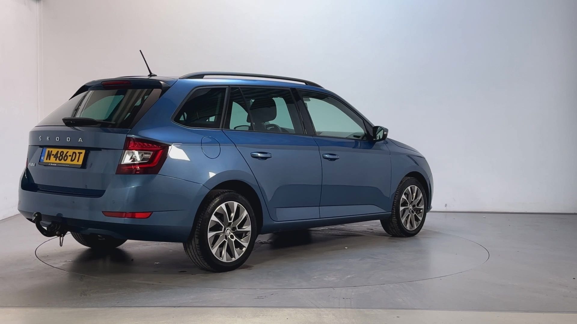 Skoda Fabia Combi 1.0 TSI Business Edition Navigatie App-Con, Auto's, Dealer onderhouden, Stof, Gebruikt, 95 pk