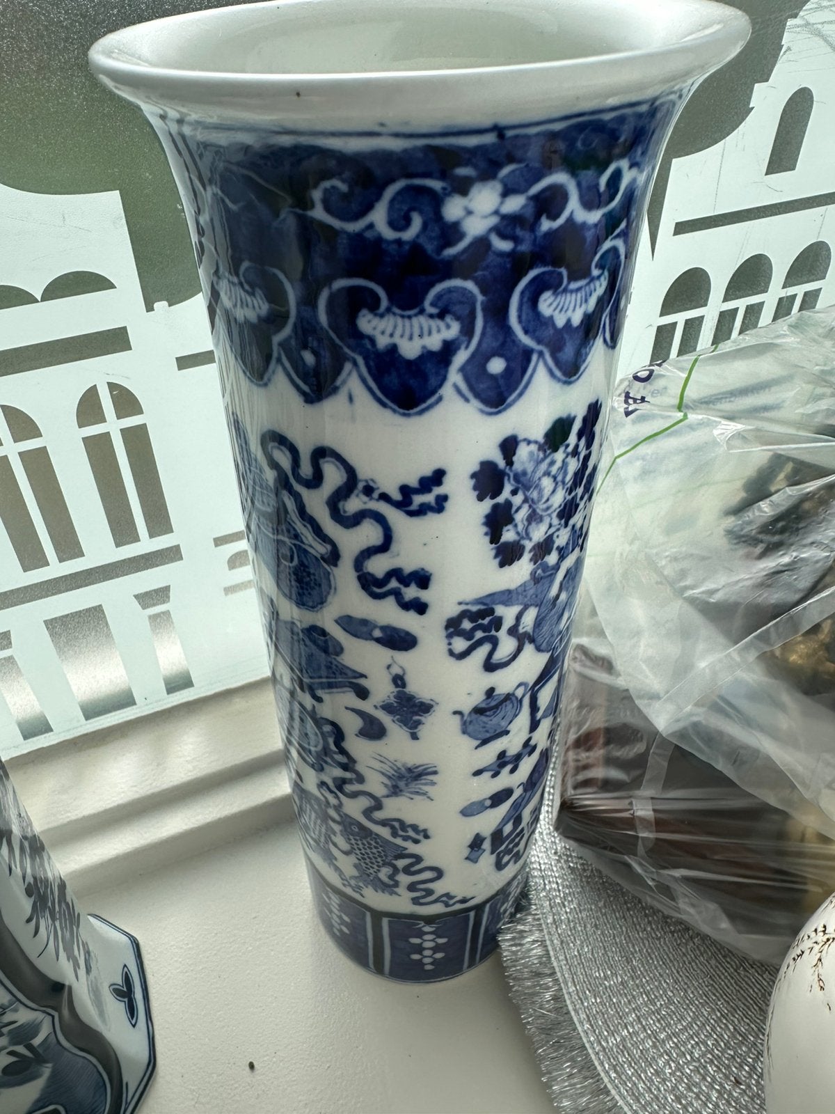 Blauw-witte cilindervaas / "sleeve vase" met Chinees motief, Ophalen of Verzenden