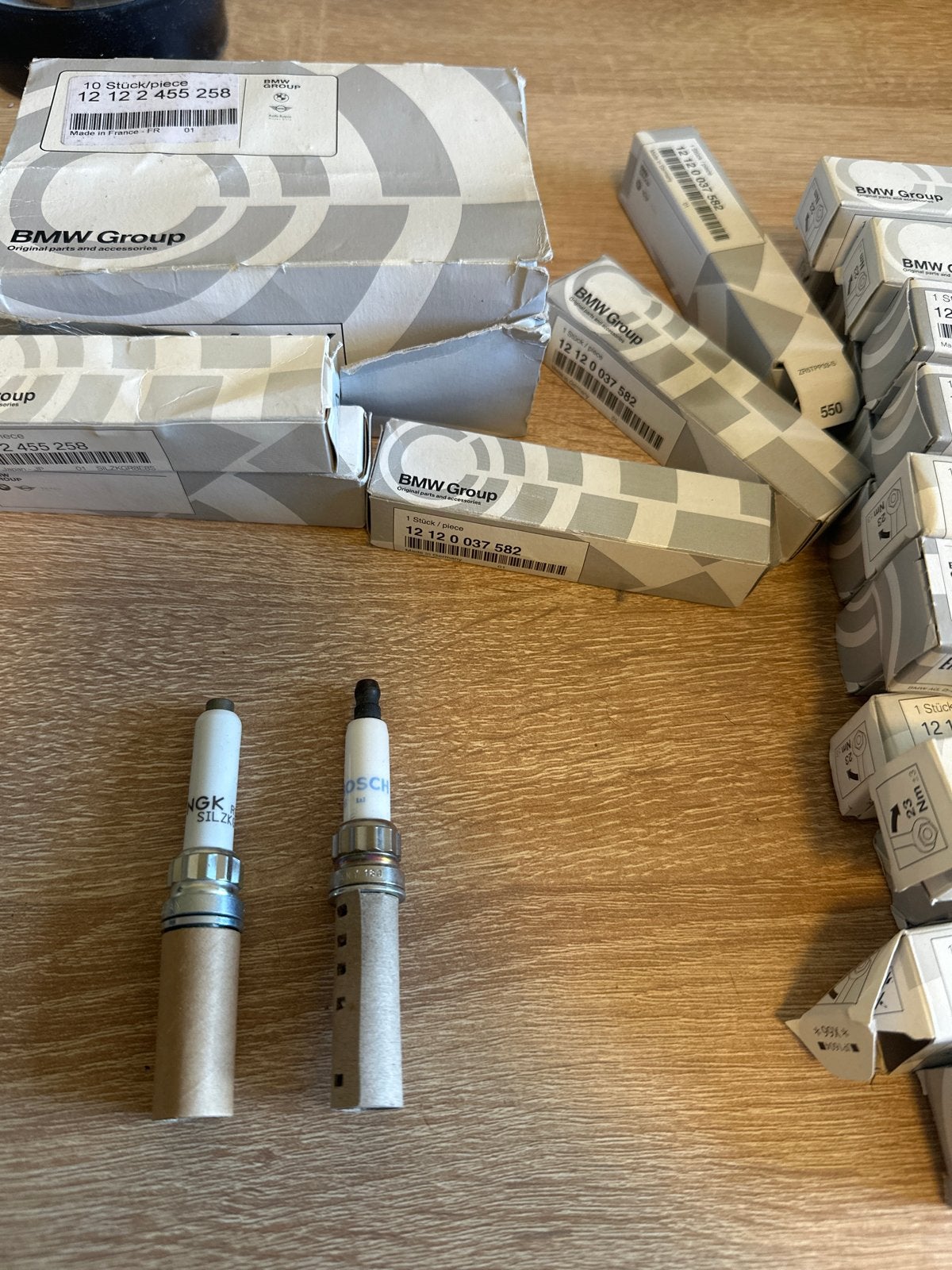 35 stuks BMW Bougies - Originele onderdelen (NGK en Bosch), Verzenden, Nieuw, BMW