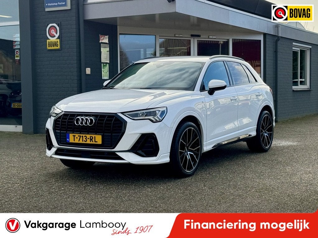 Audi Q3 35 TFSI 150PK S-Line Black Edition Camera Navi 20’, Euro 6, 4 cilinders, 150 pk, Leder en Stof