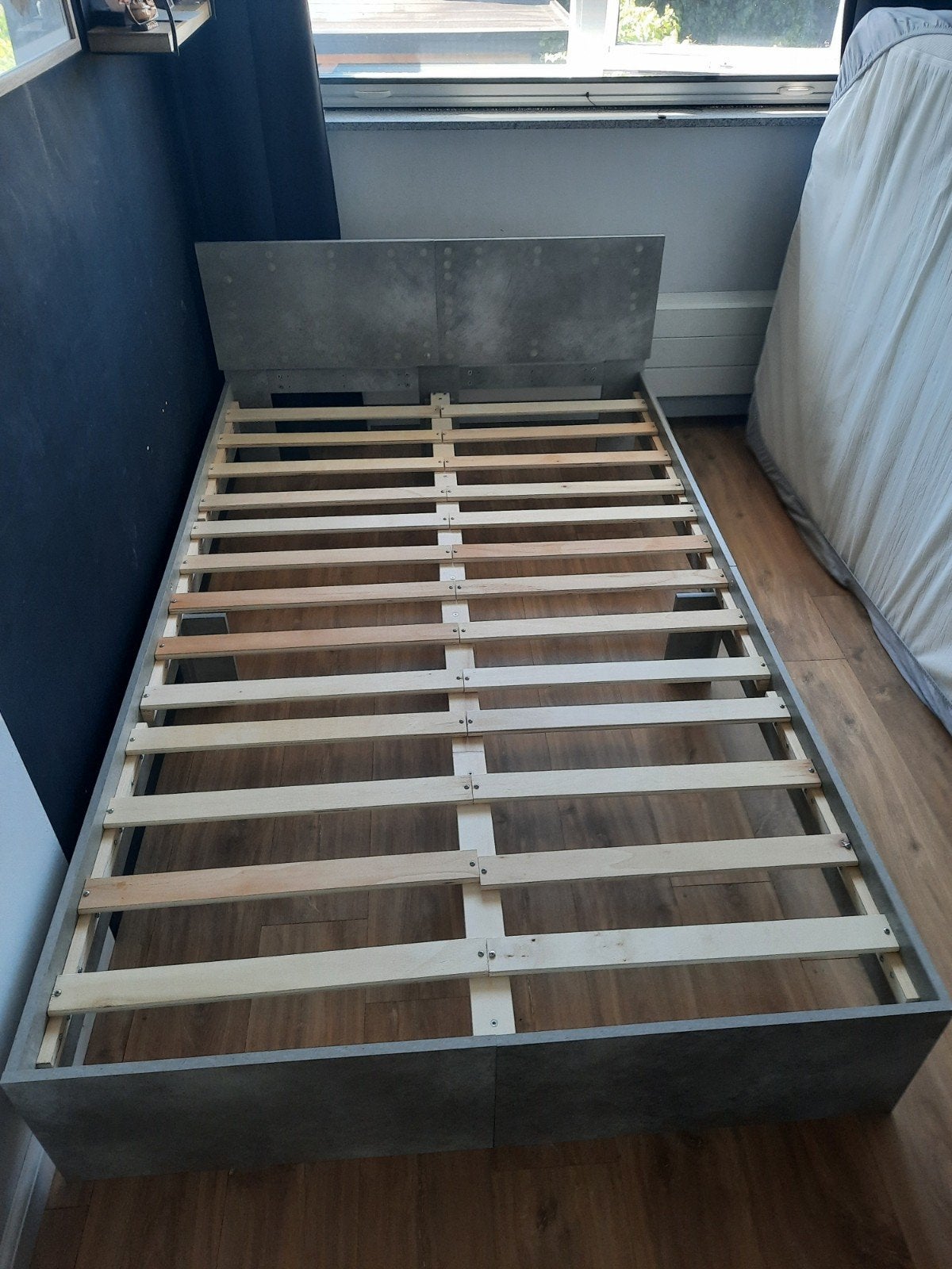 grijs Bed / twijfelaar 120 cm breed, Ophalen, Gebruikt, Twijfelaar, 120 cm