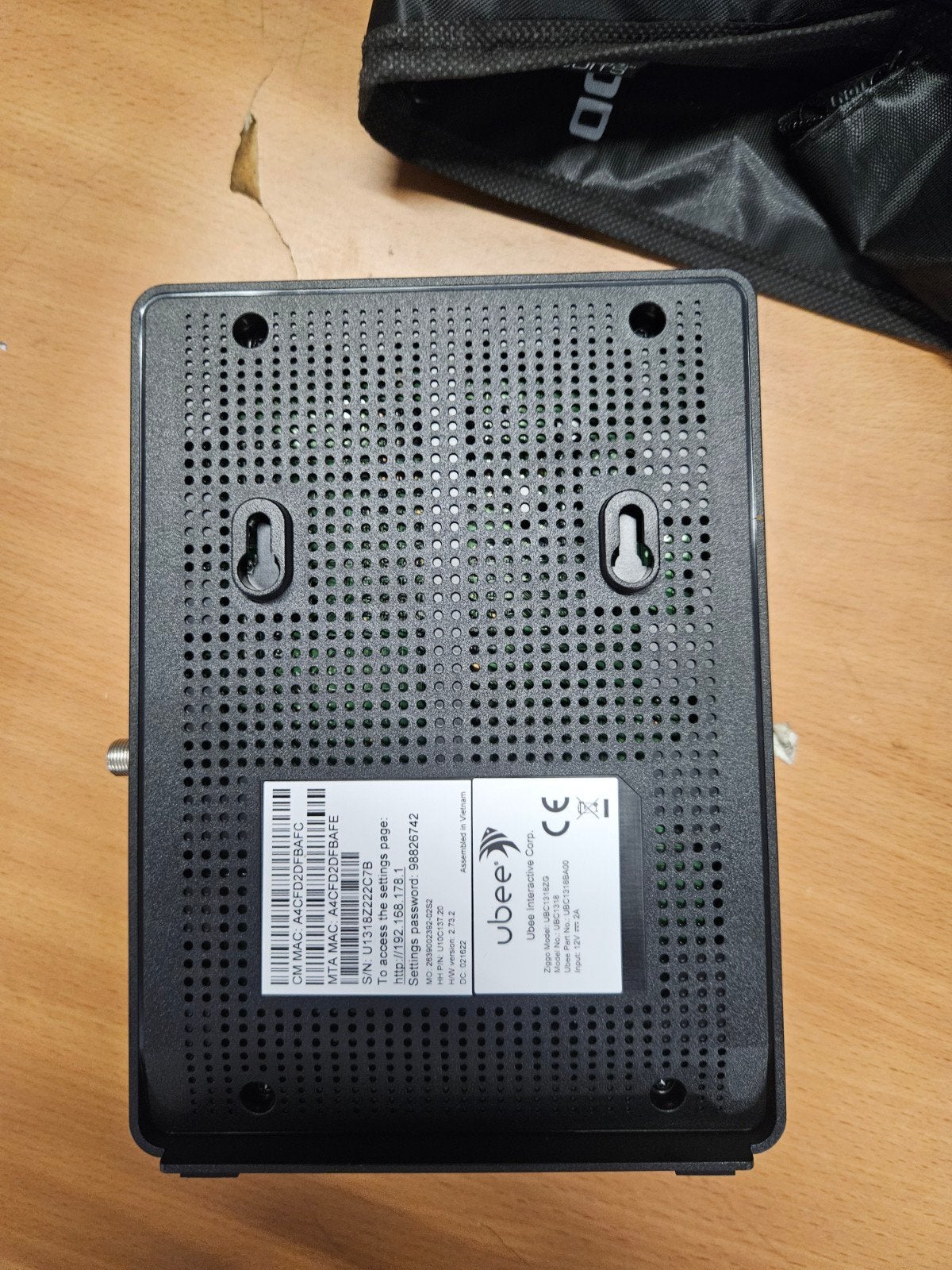 10x Ziggo Connectbox UBC1318ZG (Zonder WiFi), Computers en Software, Ziggo, Router met modem, Onbekend, Ophalen of Verzenden