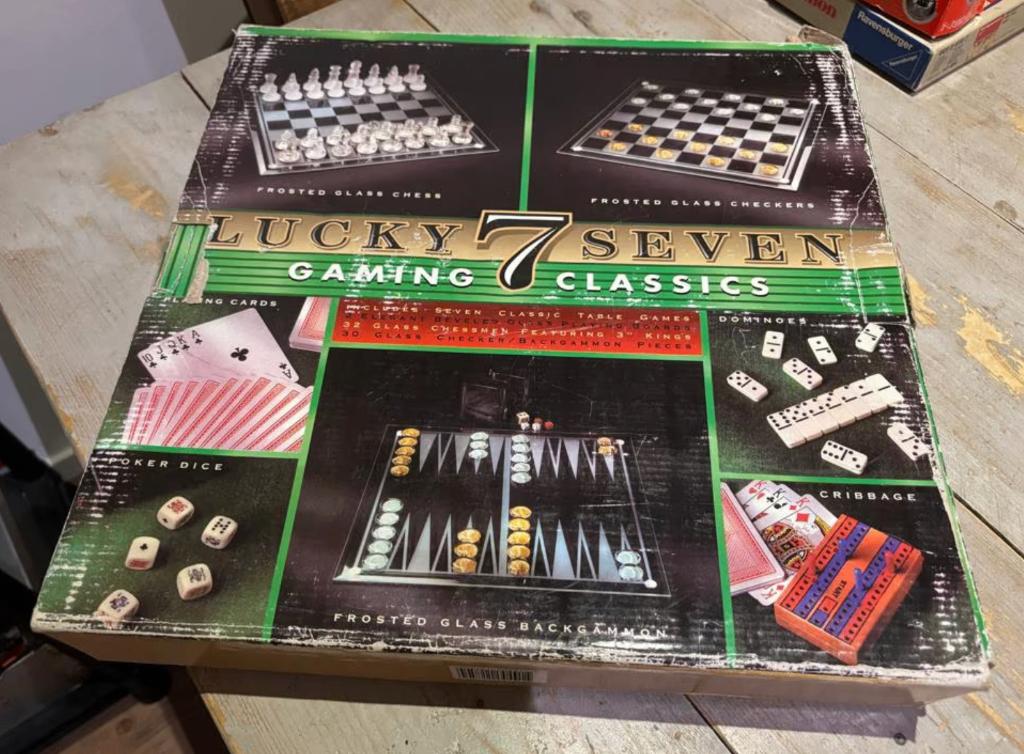 Lucky 7 Doos - Classic Games - 7 spellen (nieuw), Hobby en Vrije tijd, Gezelschapsspellen | Bordspellen, Vijf spelers of meer