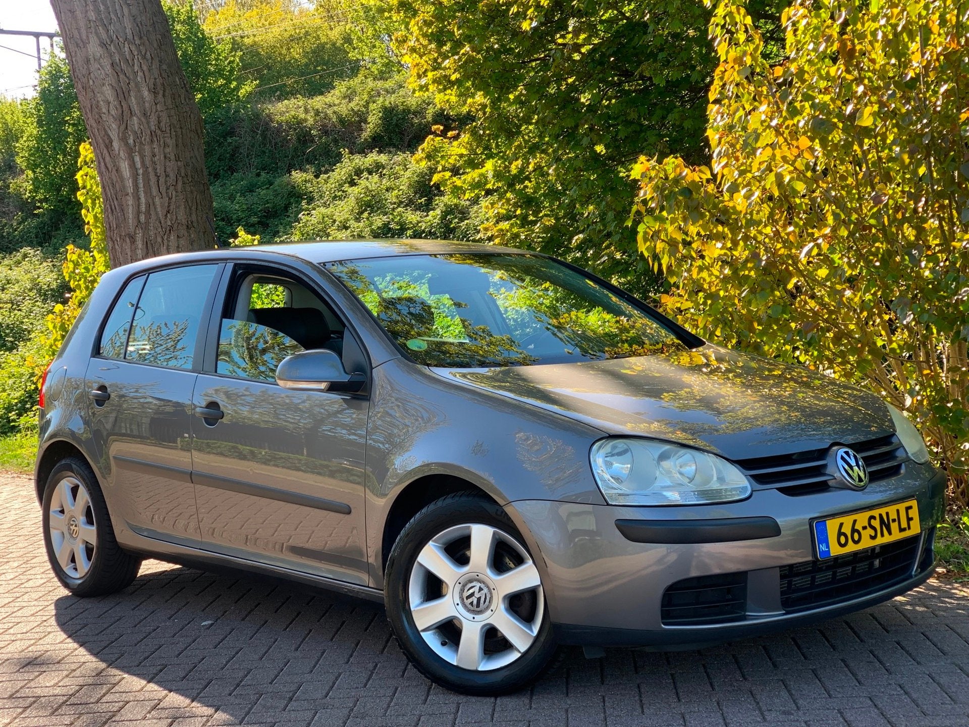 Volkswagen Golf 2.0 FSI Comfortline LEDER NAVI CRUISE TOPSTA, 1254 kg, Gebruikt, 4 cilinders, Origineel Nederlands