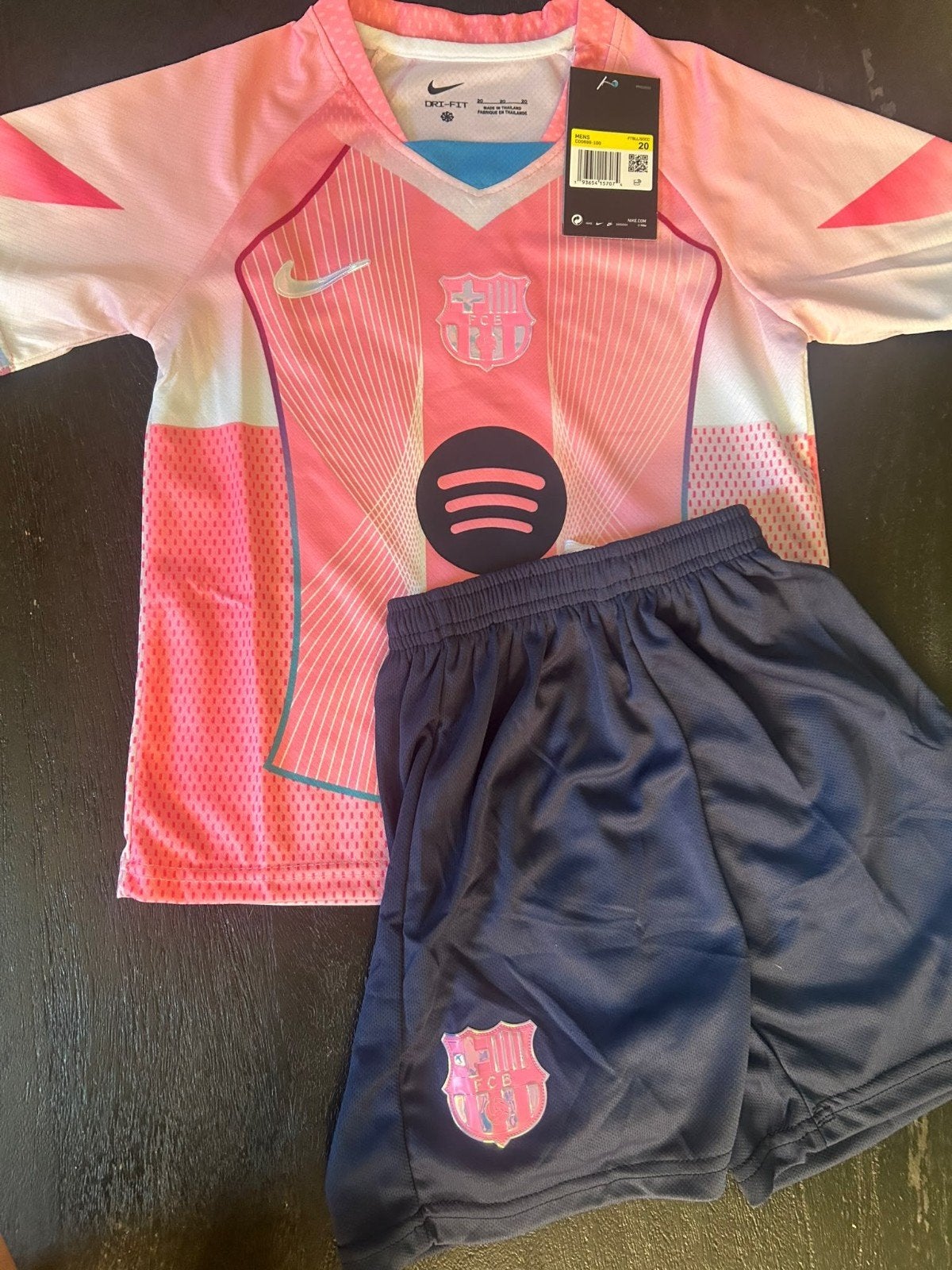 Barcelona tenue roze 20 euro per setje, Maat XS of kleiner, Ophalen of Verzenden, Zo goed als nieuw, Set
