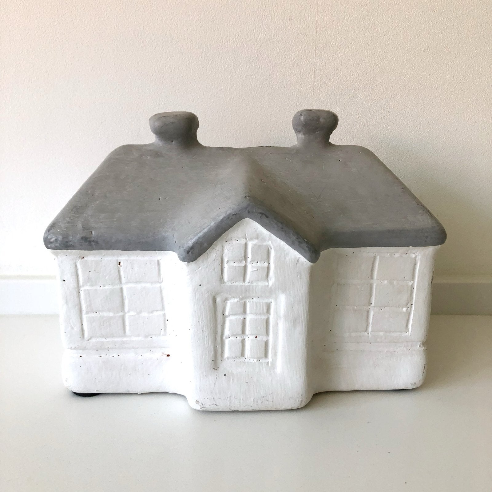 Riviera Maison spaarpot huisje - Saving for my own House, Ophalen of Verzenden, Gebruikt, Steen, Aardewerk of Keramiek, Object of Gebouw