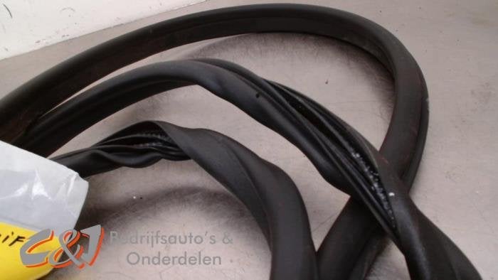 Schuifdeur Rubber rechts van een Citroen Berlingo, Gebruikt, -, Ophalen of Verzenden, -