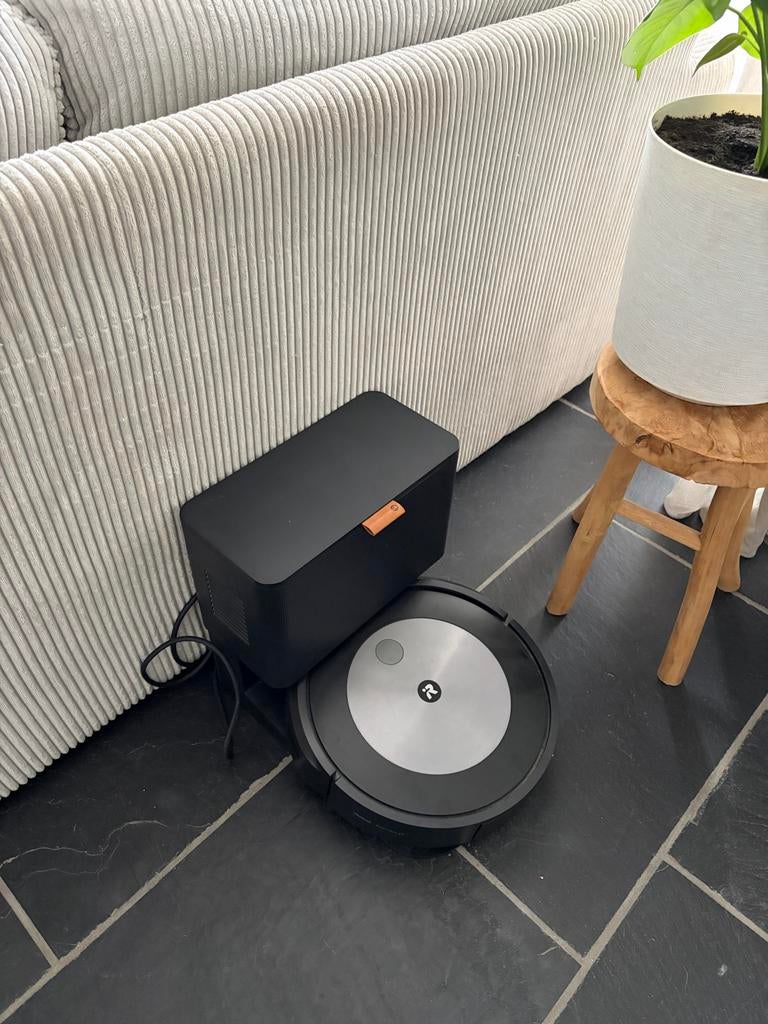 iRobot Roomba j7+ robotstofzuiger met camera en opvangbak, Ophalen, Zo goed als nieuw, Reservoir, Robotstofzuiger