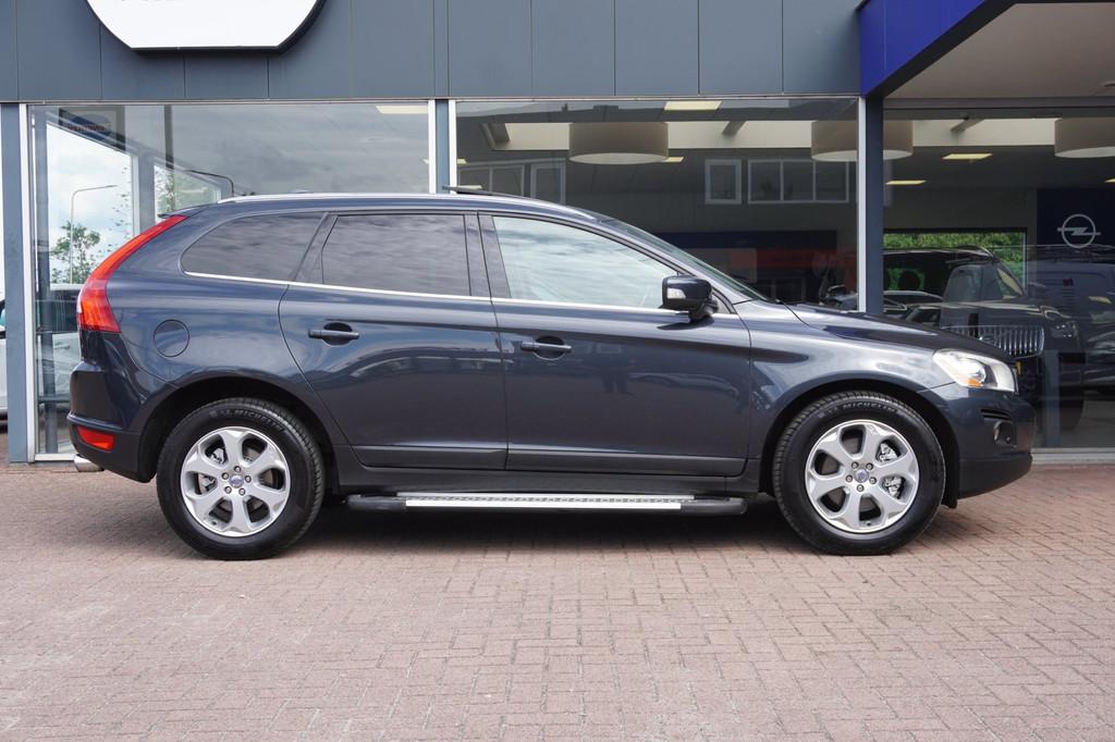 Volvo XC60 3.0 T6 AWD Momentum | Automaat | 94.000KM | Young, Gebruikt, 2000 kg, Bedrijf, XC60