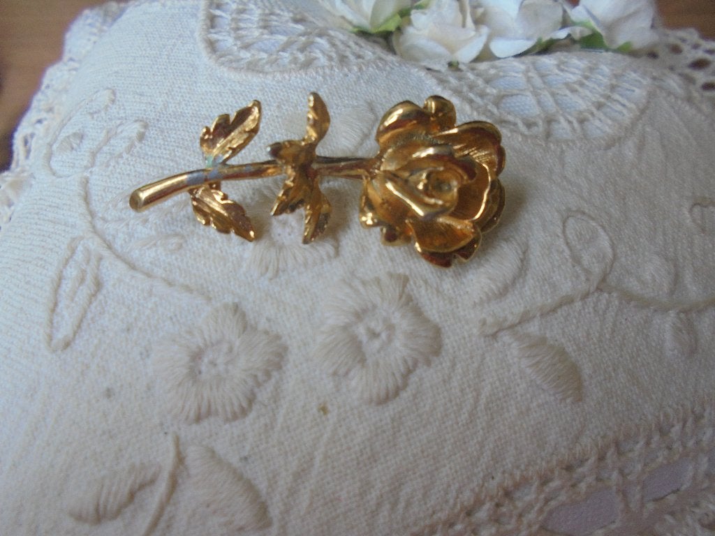 Broche roos goudkleur, Overige materialen, 4 tot 7 cm, Nieuw, Ophalen of Verzenden