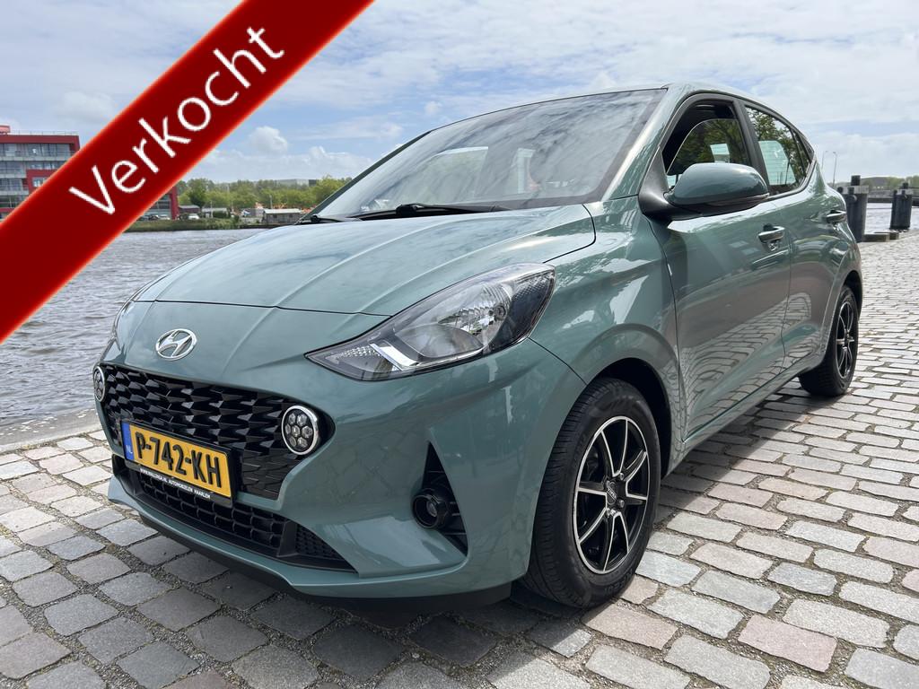 Hyundai i10 1.0 Comfort Smart Airco Navi/camera Nieuwstaat, Voorwielaandrijving, Gebruikt, 899 kg, 4 stoelen