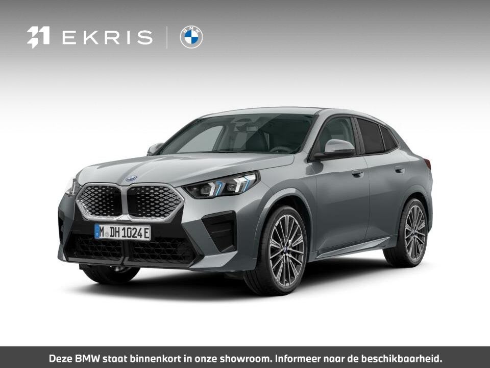 BMW iX2 eDrive20 Pure Edition 67 kWh M Sportpakket | Premium