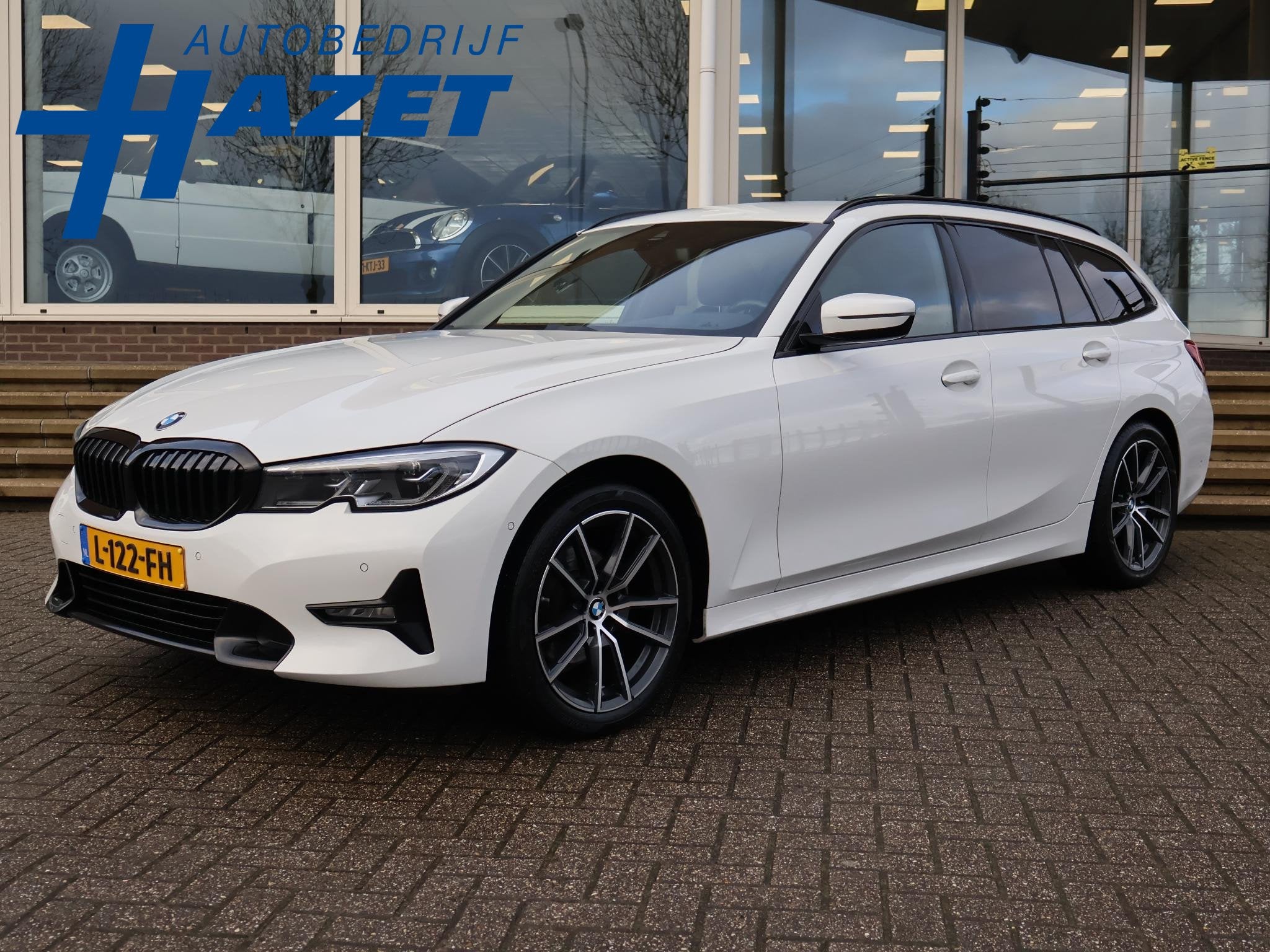 BMW 3-serie Touring 320d HIGH EXECUTIVE SPORTLINE 190 PK AUT, Automaat, Achterwielaandrijving, Automatische klimaatregeling, Wit