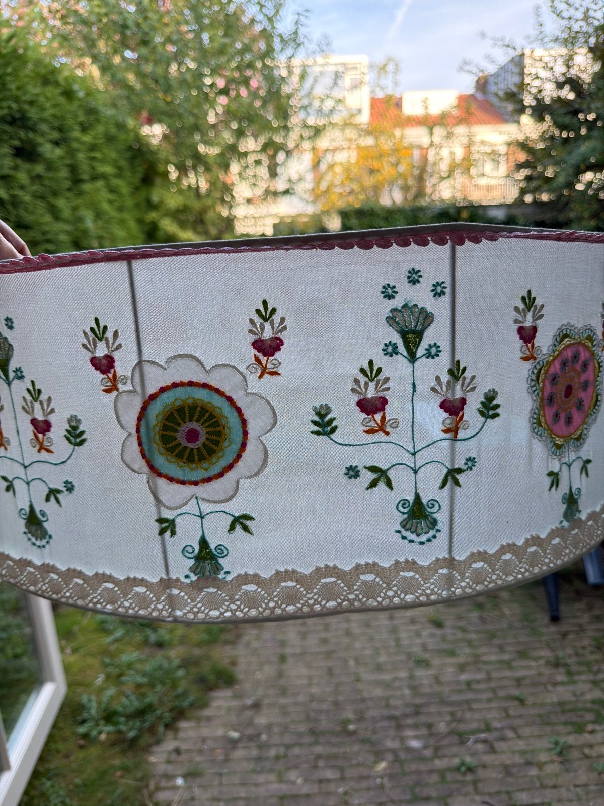 Unieke handgemaakte lampenkap 60cm, meisjeskamer, Huis en Inrichting, Meerkleurig, Rond, Zo goed als nieuw, Textiel