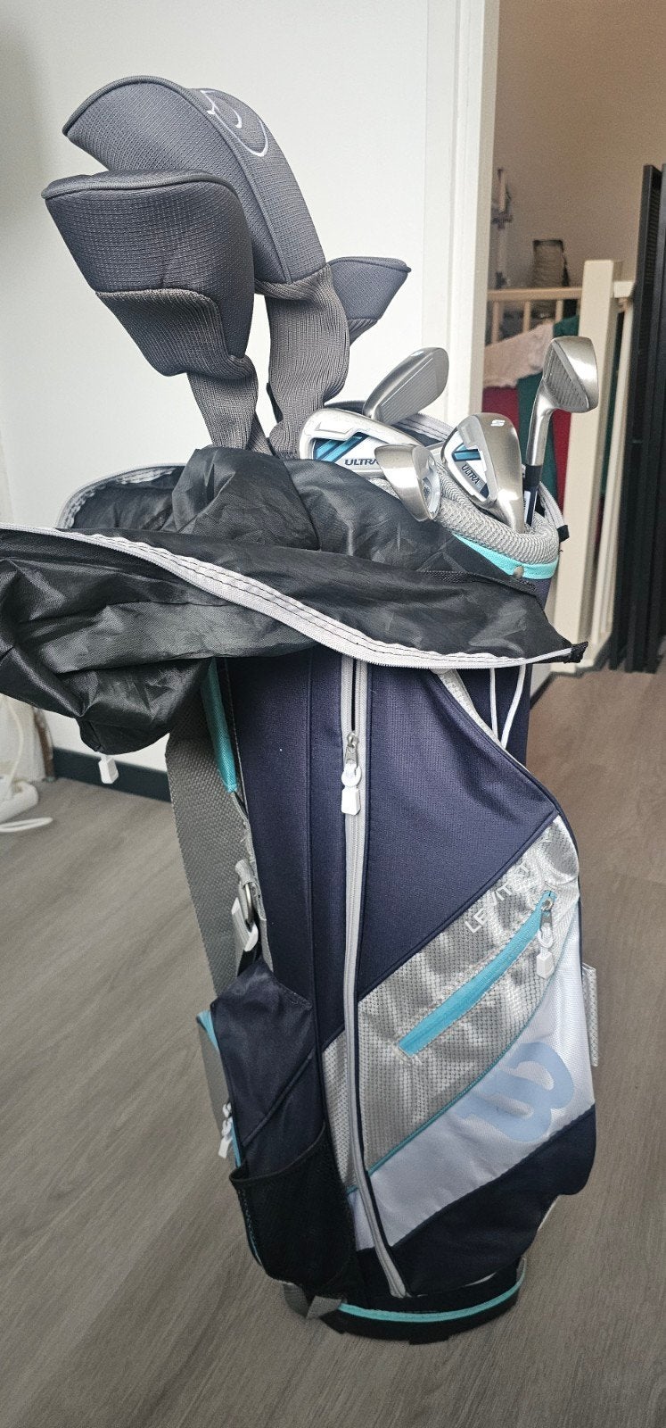 Complete vrouwen golfset met tas - Wilson Ultra, Sport en Fitness, Golf, Ophalen, Gebruikt, Set, Overige merken