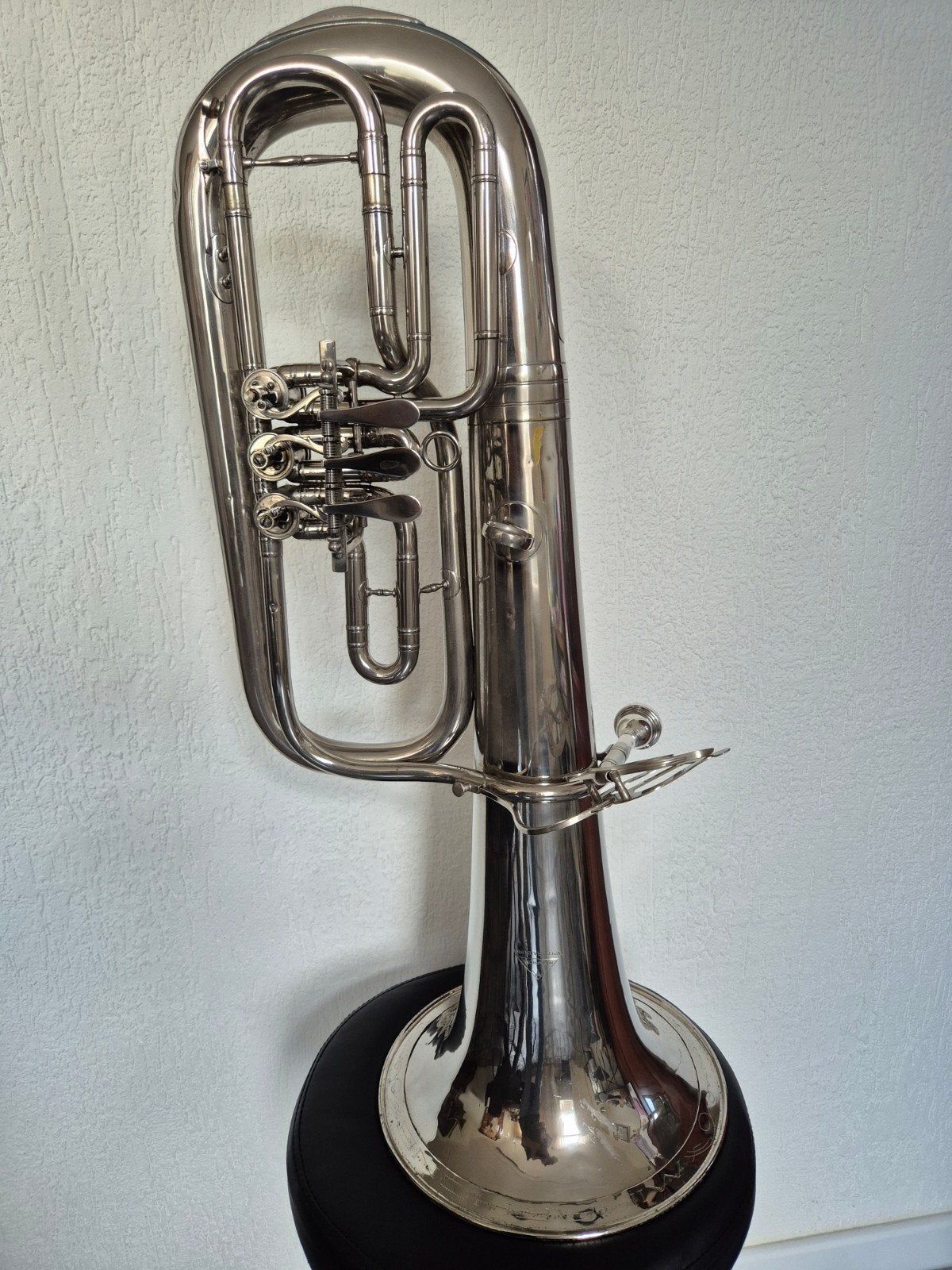 Miraphone bas tuba 3.cil. Bb in nette staat, Muziek en Instrumenten, Blaasinstrumenten | Tuba's, Ophalen of Verzenden, Gebruikt