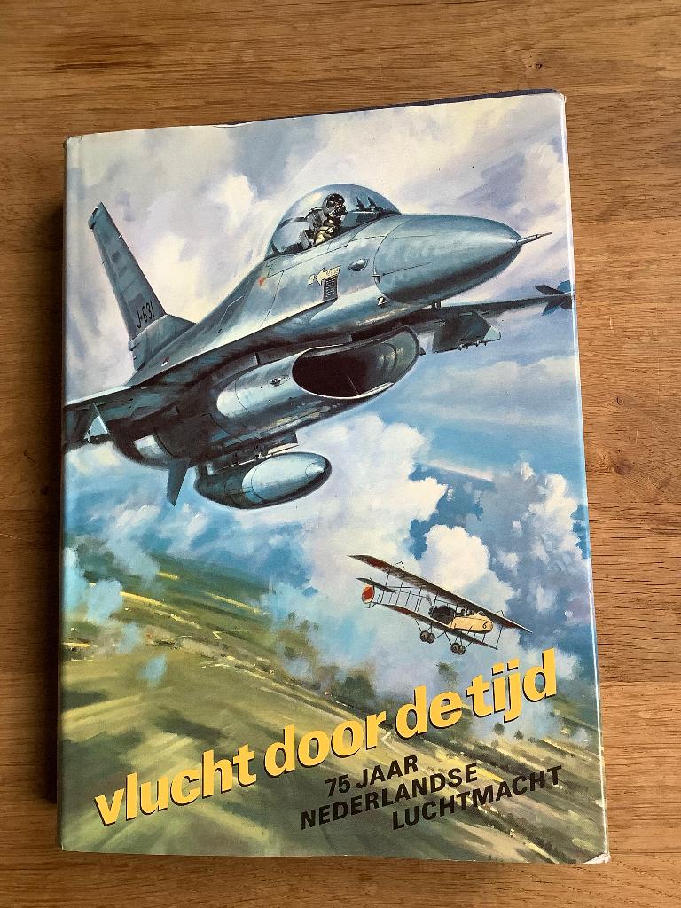 Vlucht door de tijd 75 jaar koninklijke luchtmacht, Ophalen of Verzenden, Voor 1940, Zo goed als nieuw, Algemeen