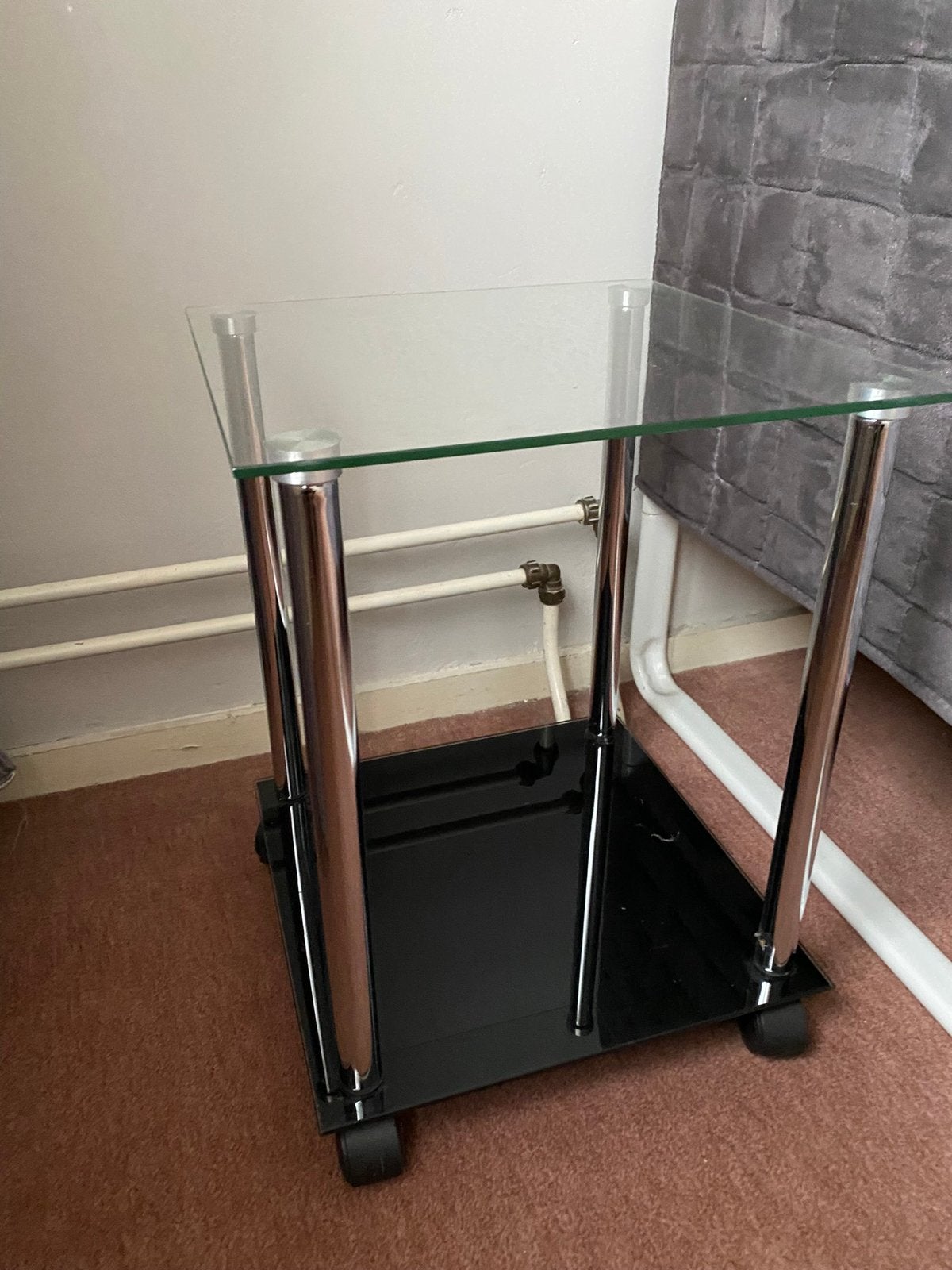 Glazen bijzettafel op wieltjes, Ophalen, 50 tot 100 cm, Zo goed als nieuw, Glas