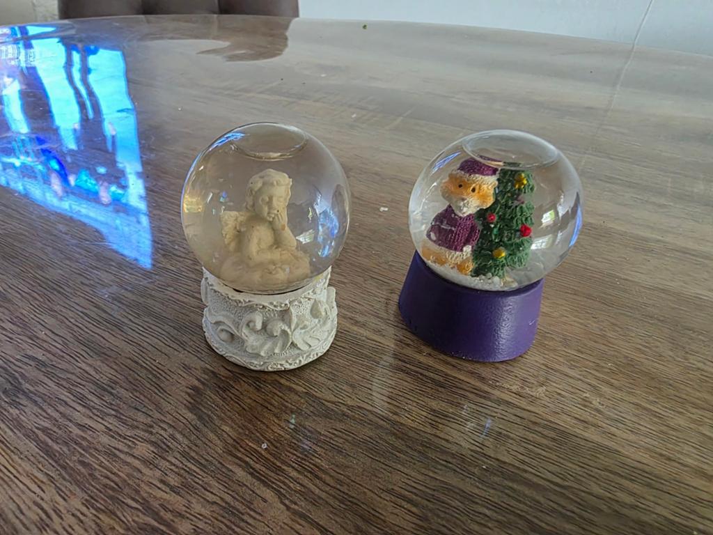 2 x sneeuw bol, Diversen, Kerst, Ophalen of Verzenden