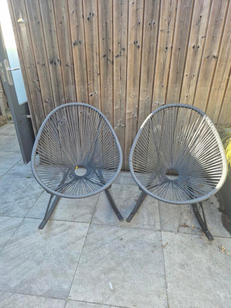 2 schommelstoelen, Ophalen