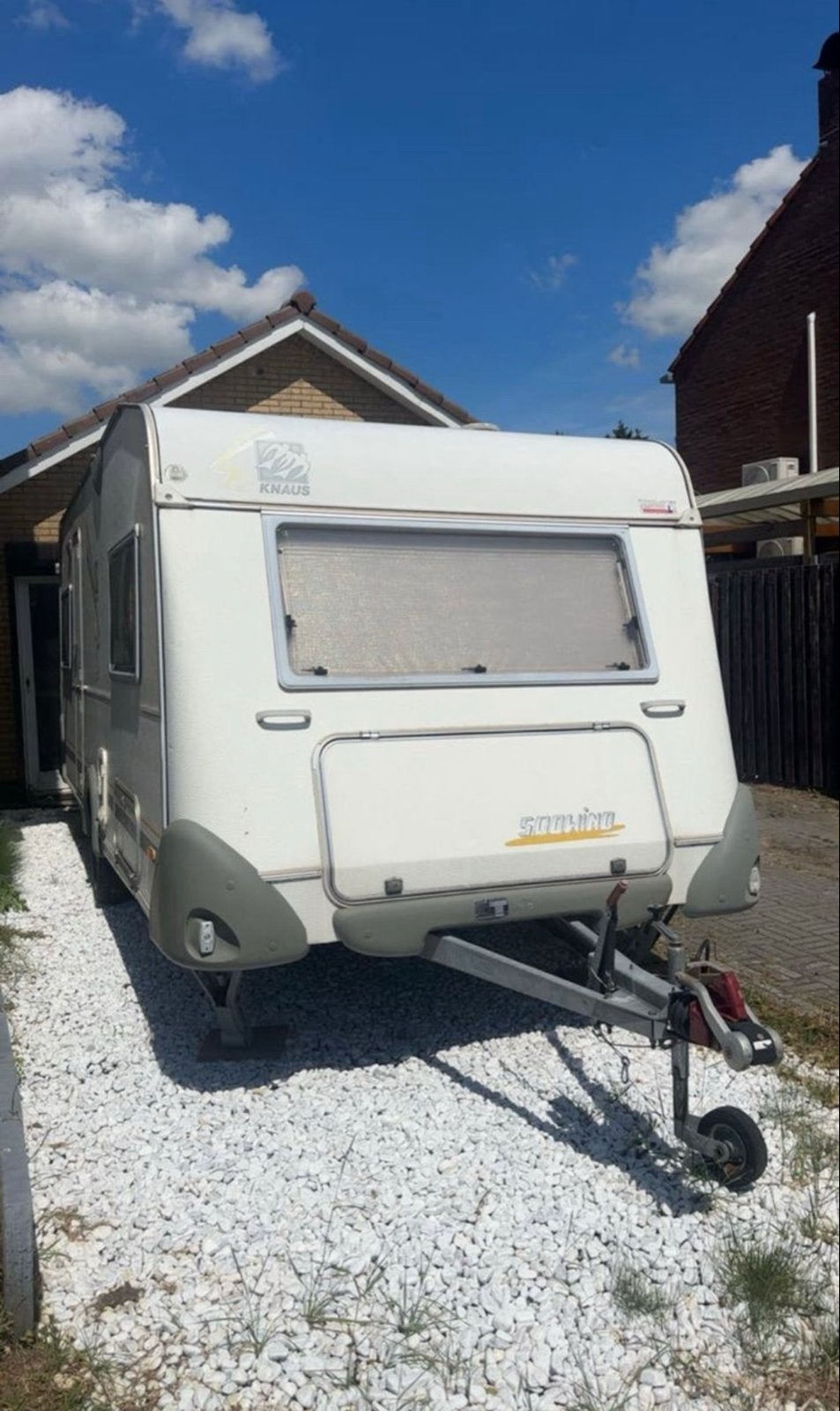 Knaus Sudwind 6705 - Ruime gezinscaravan met stapelbed, Stapelbed, Rondzit, Particulier, 6 tot 7 meter