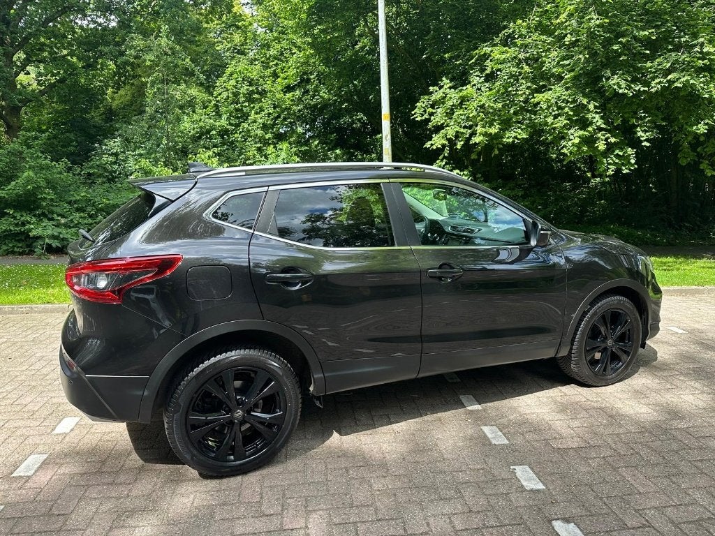 Nissan Qashqai 1.2 N-Connecta Ned. Auto, Voorwielaandrijving, Stof, 4 cilinders, Zwart