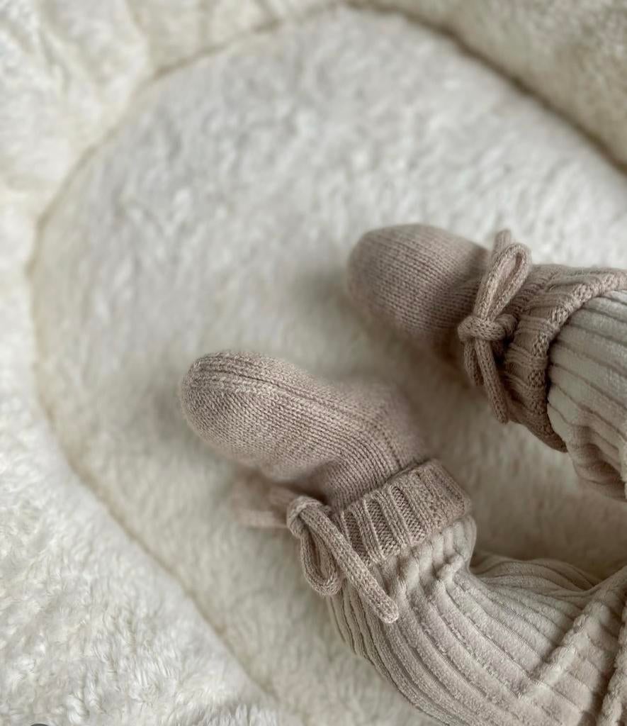 Heerlijke zachte merinowol slofjes 0-9 maanden, Kinderen en Baby's, Ophalen of Verzenden, Nieuw, Jongetje of Meisje