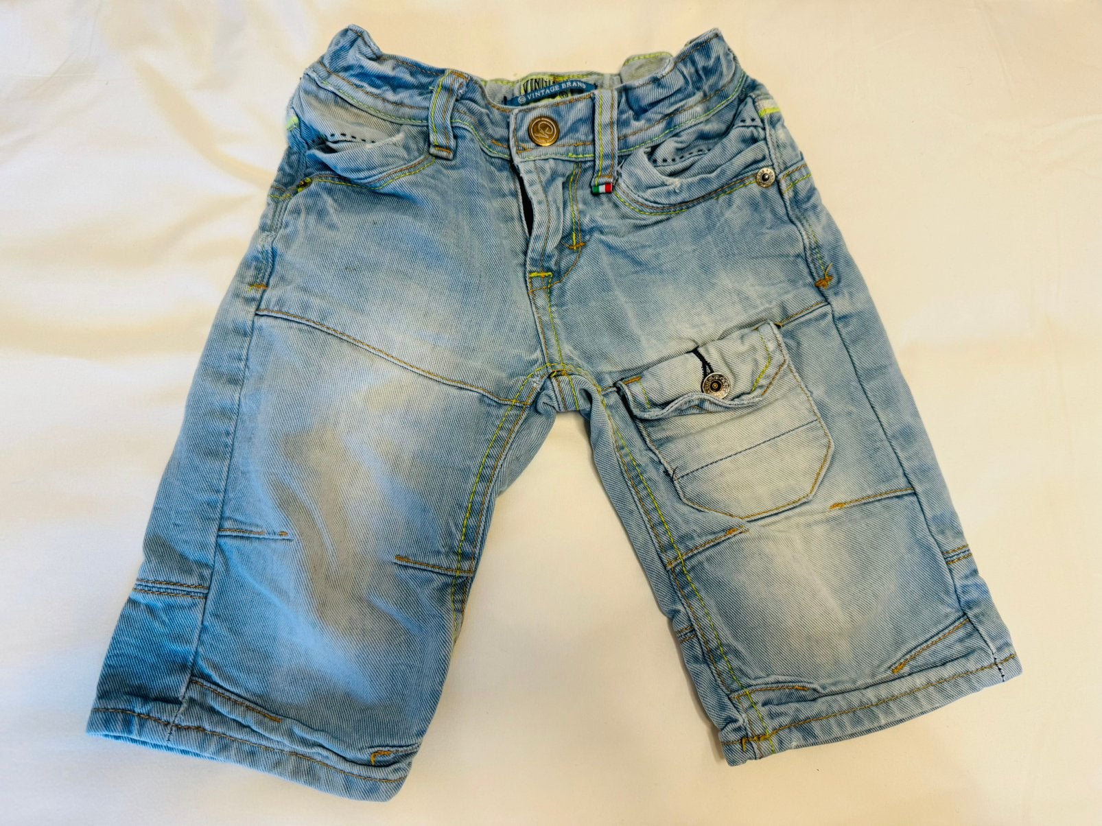 Vingino licht blauwe  korte jeans spijkerbroek maat 4/104, Kinderen en Baby's, Kinderkleding | Maat 104, Ophalen of Verzenden