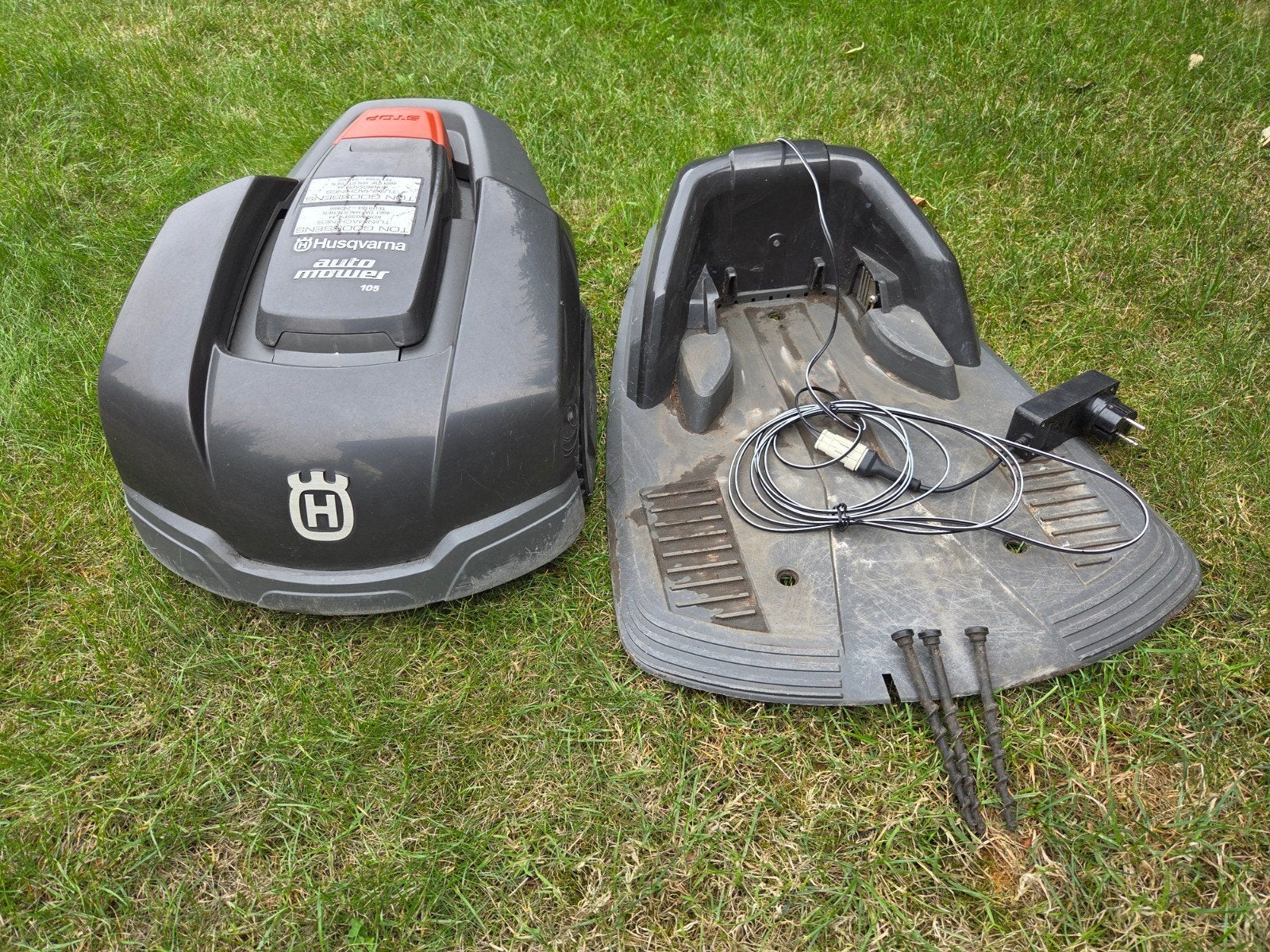 Husqvarna robotmaaier 105, inclusief laadstation, Ophalen, Gebruikt