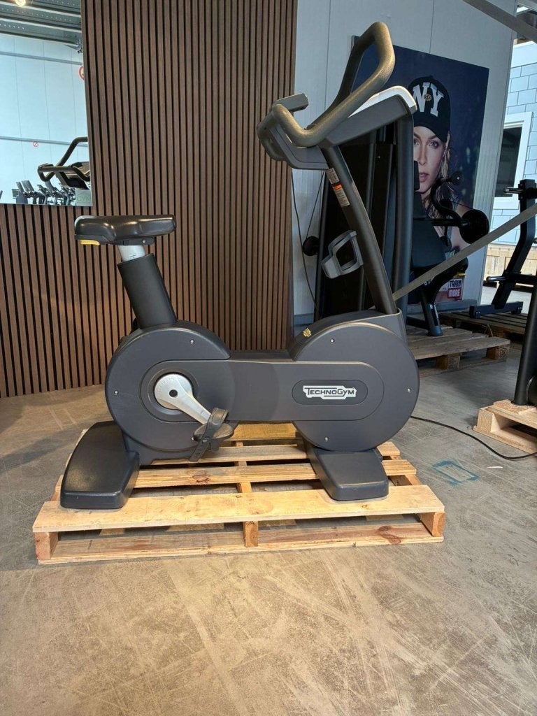 Technogym Excite Bike New 500 SP – Professionele Hometrainer, Gebruikt, Niet ingevuld, Ophalen, Niet ingevuld