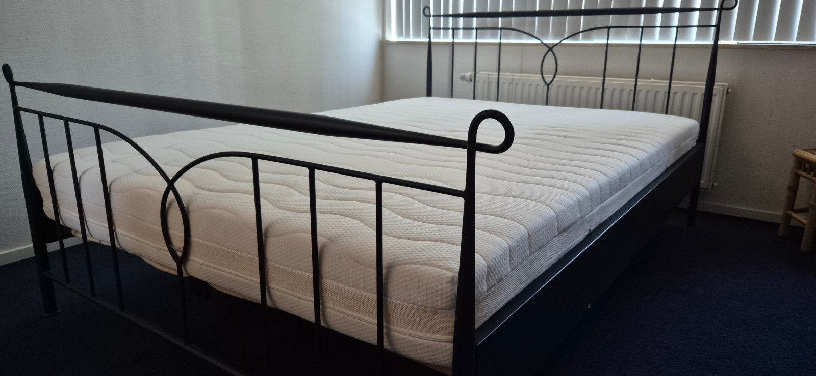 Spijlenbed met nieuw matras 200x140, Ophalen, 140 cm, 200 cm, Metaal
