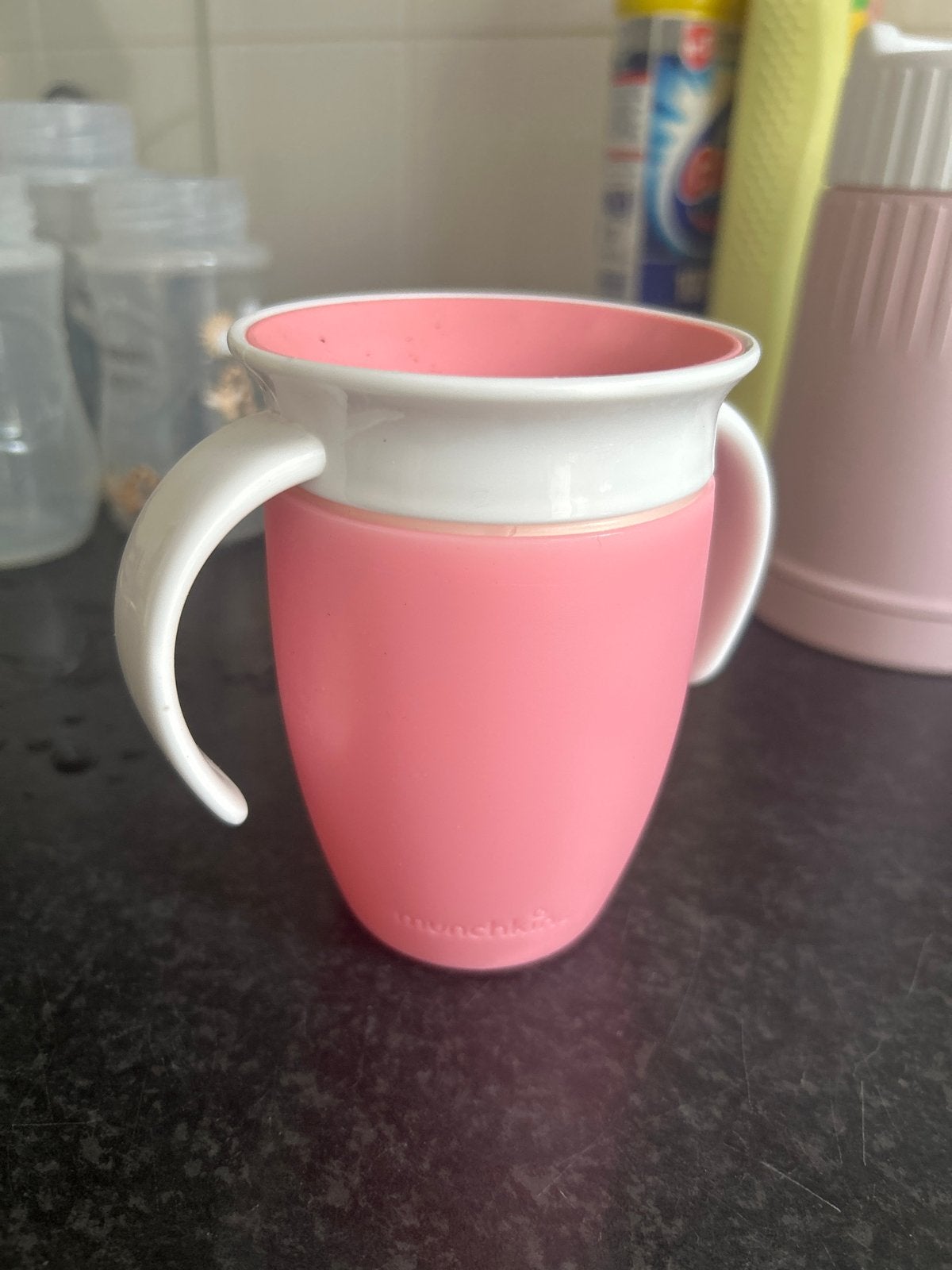 Munchkin Miracle 360 Antilekbeker Roze, Kinderen en Baby's, Kinderspulletjes, Ophalen, Zo goed als nieuw