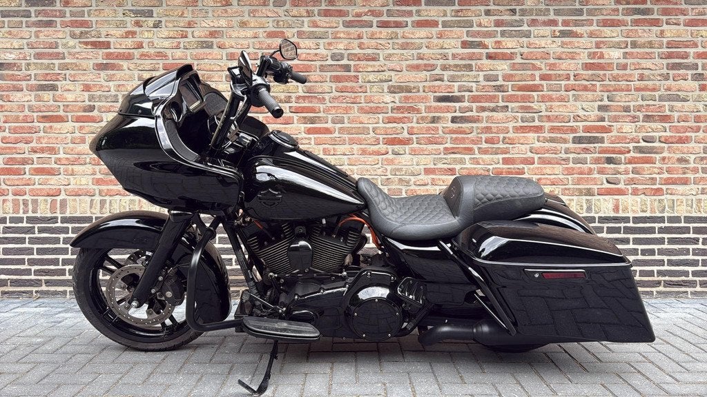 Harley Davidson 103 FLTRXS Road Glide Special Blackout CVO A, Motoren, Motoren | Harley-Davidson, Laan van Vredenoord 33
2289 DA  Rijswijk, NL