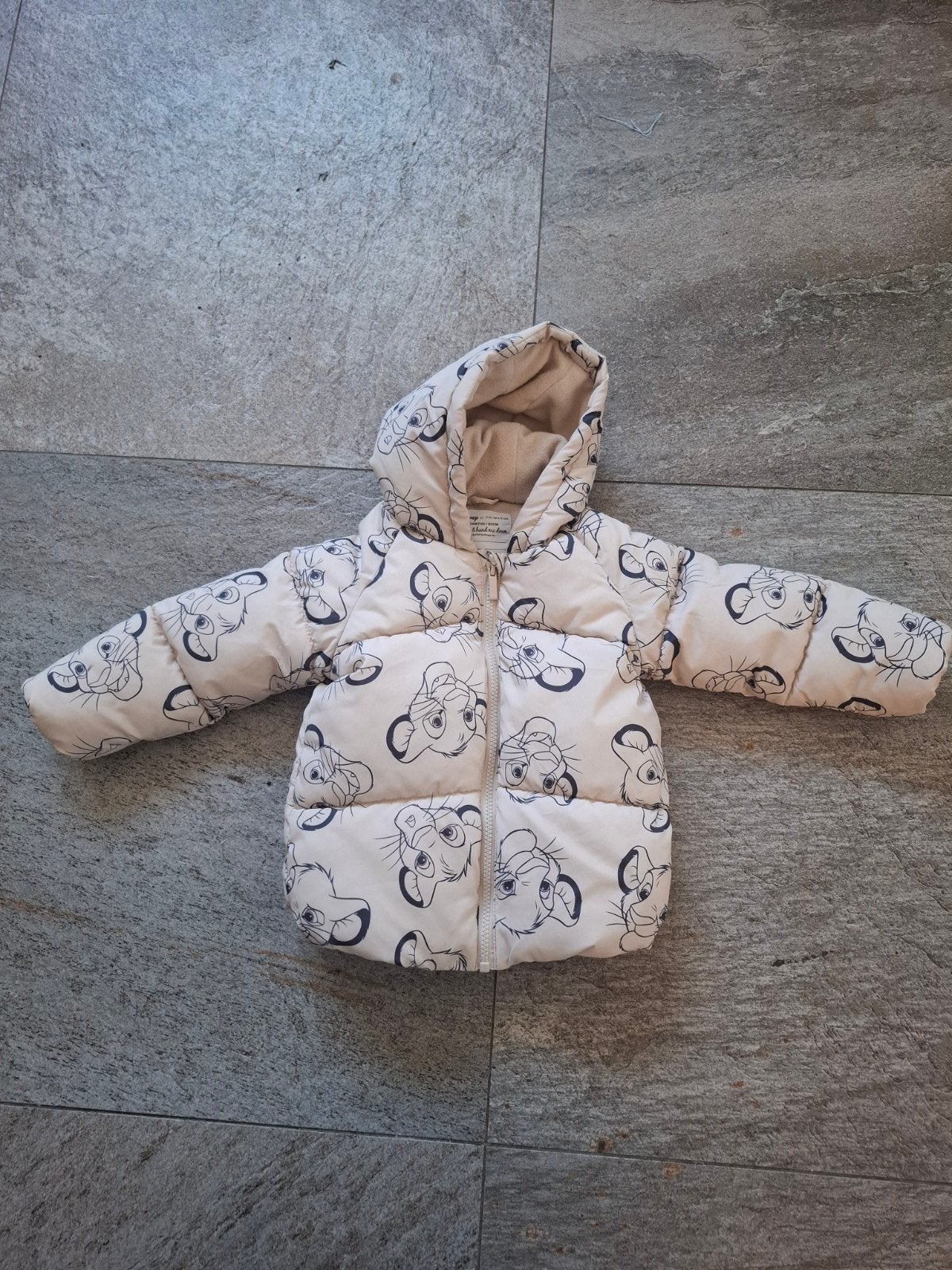 Nieuwe Simba winterjas maat 92, Jongen of Meisje, Nieuw, Ophalen of Verzenden, Disney at Primark