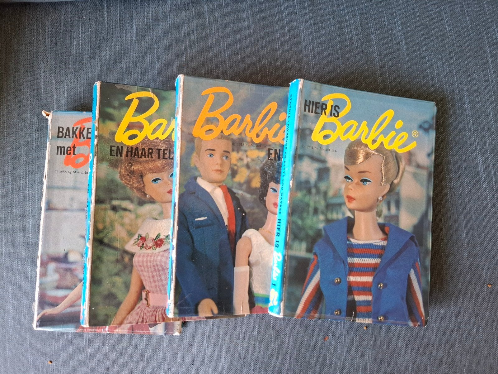 Vintage Barbie Boeken - Hier is Barbie, Barbie en haar tel, Gelezen, Fictie algemeen, Ophalen of Verzenden, Mattel Inc.