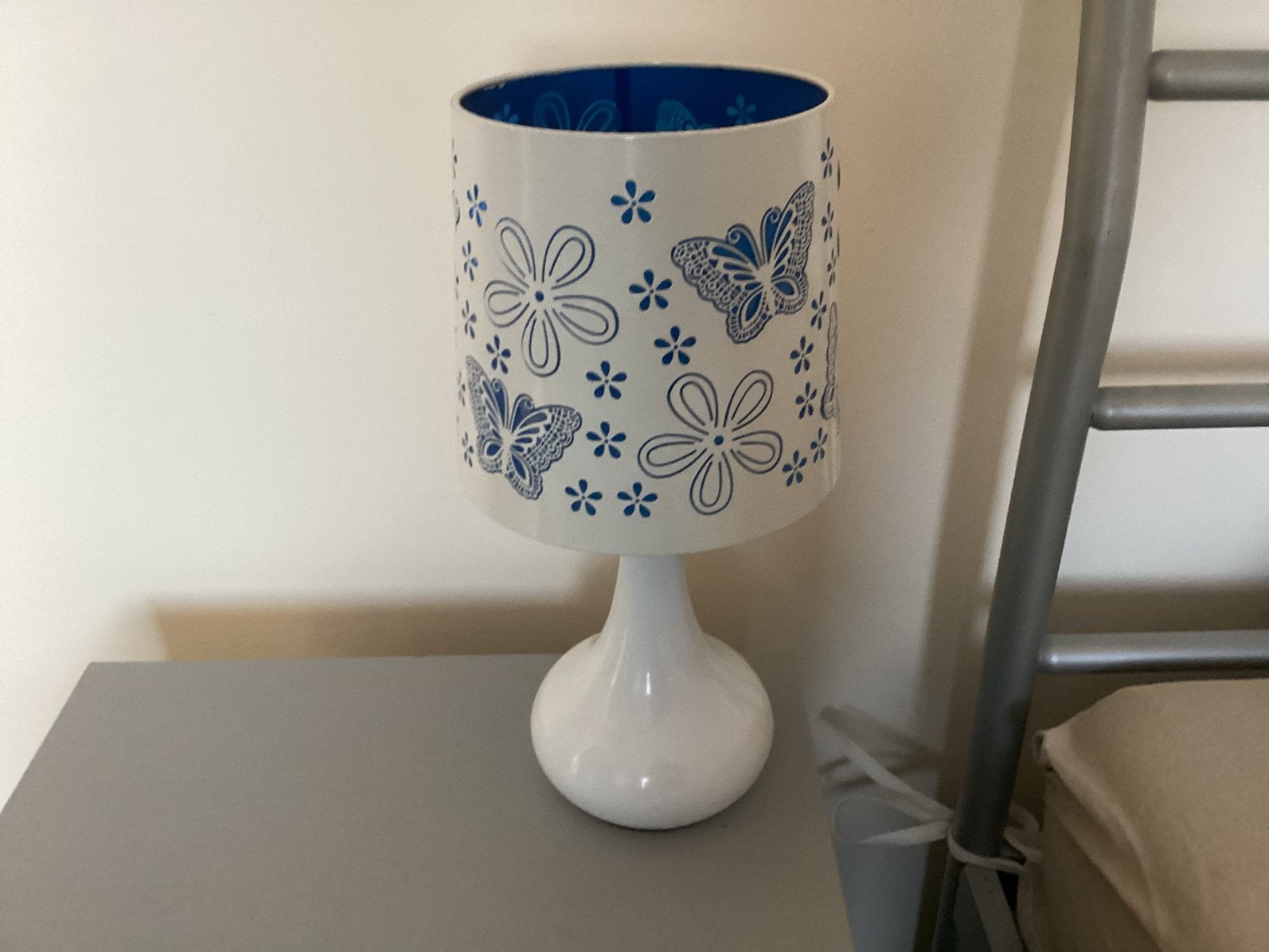 Kinderkamer lamp met bloemen en vlinders., Ophalen, Zo goed als nieuw, Dimbaar