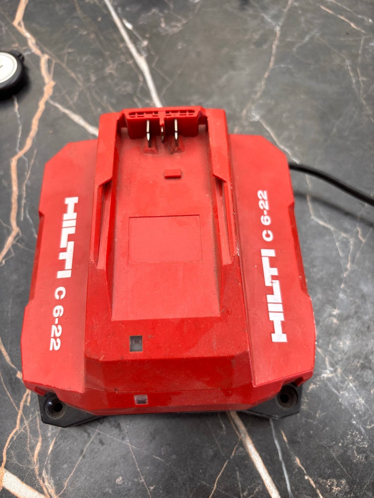 Hilti C 6-22 Acculader - Snel en Betrouwbaar Opladen, Ophalen, Gebruikt, Minder dan 400 watt, Overige typen