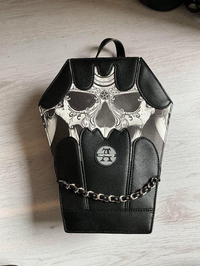 Alchemy rugzak - Rugzak in de vorm van een doodskist, Sieraden, Tassen en Uiterlijk, Tassen | Rugtassen, Overige merken, Alchemy rugzak - Rugzak in de vorm van een doodskist