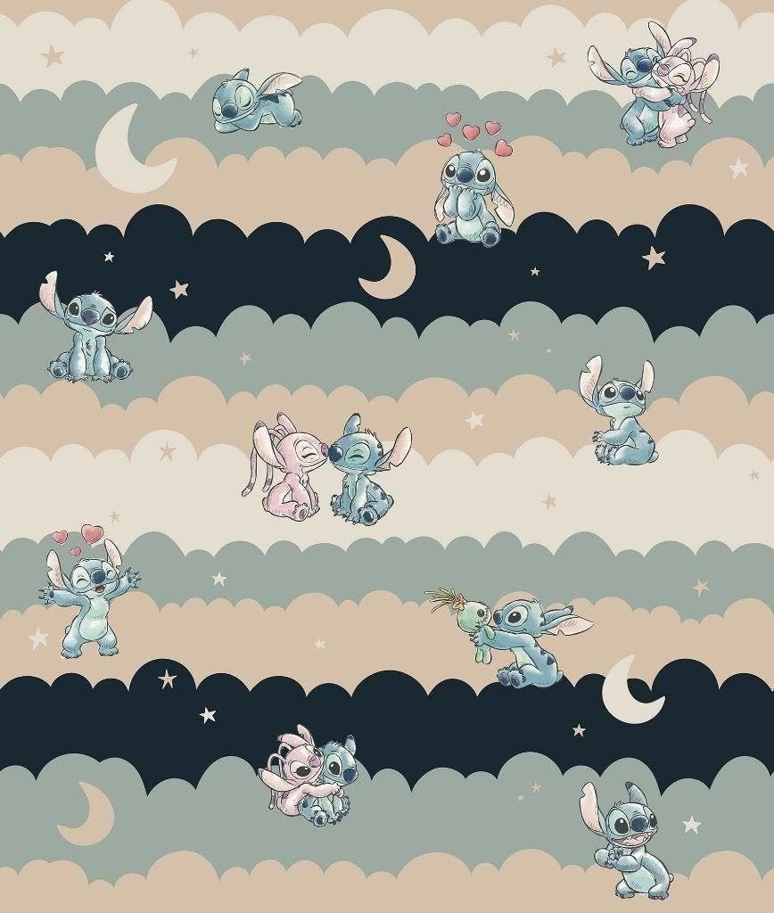 Stitch en Angel Vinyl Behang Cozy Clouds - 212x250 cm, Verzenden, Vliesbehang, 5 tot 10 m², Komar