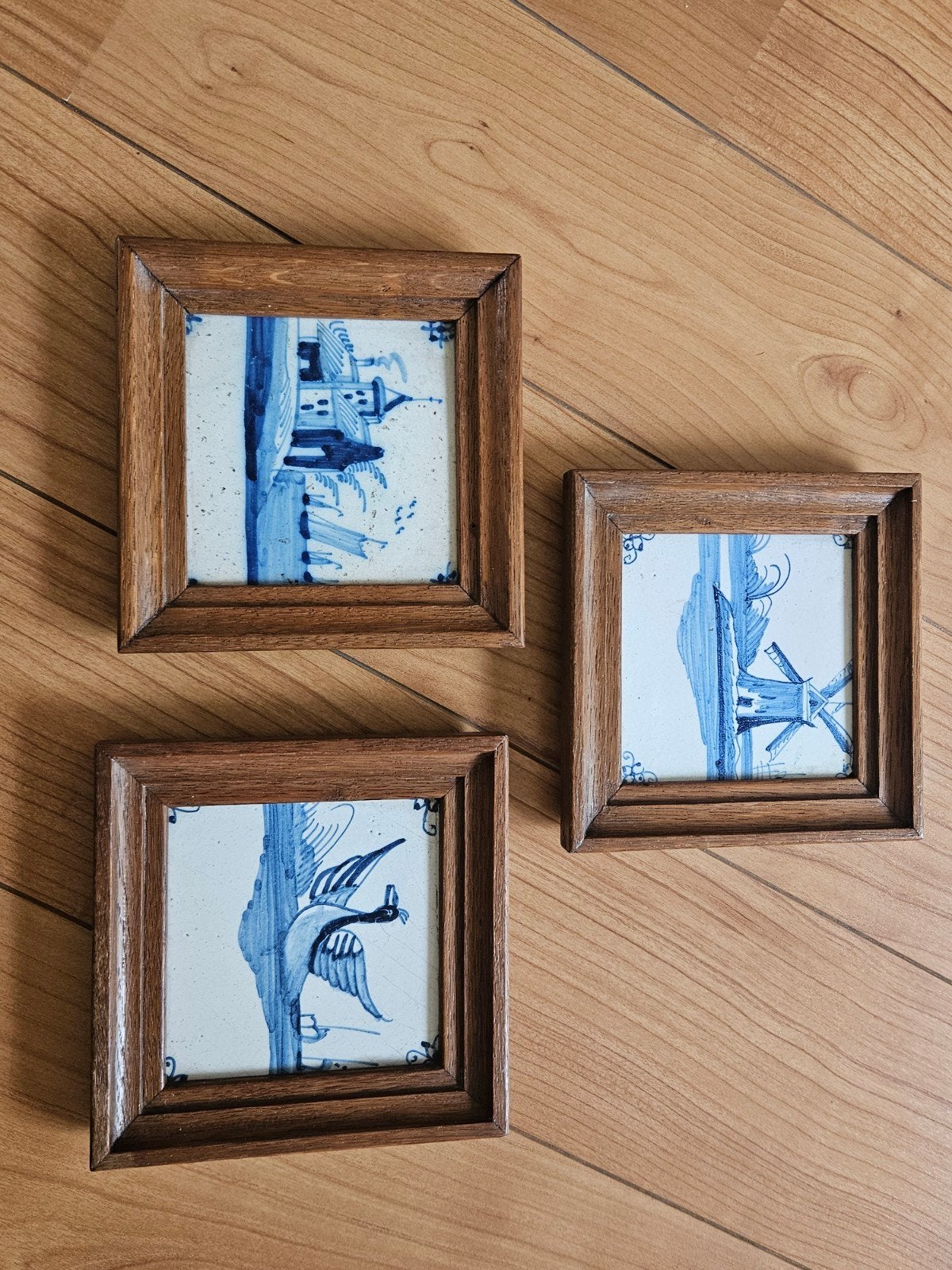 Set van 3 Delfts blauwe tegels in houten lijst, Antiek en Kunst, Ophalen of Verzenden