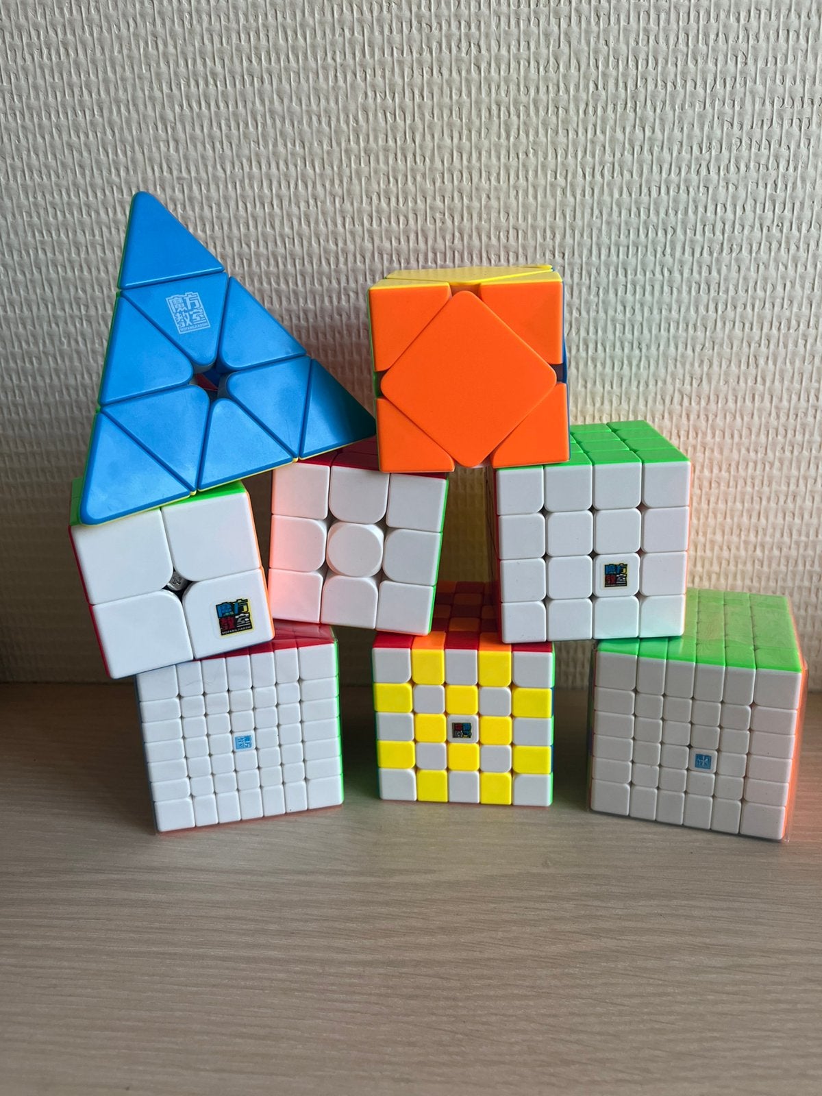 Leuke set speedcubes met 8 stuks, Kinderen en Baby's, Ophalen of Verzenden, Zo goed als nieuw
