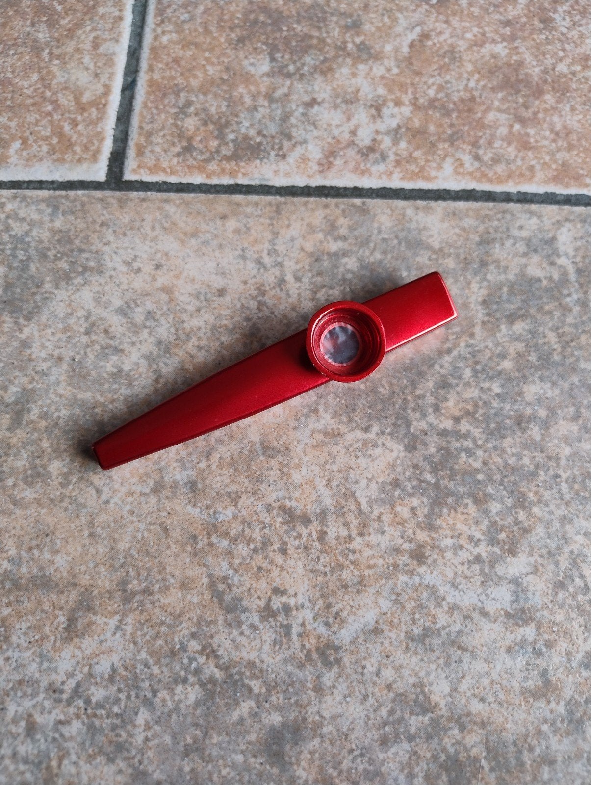 Rode Kazoo - Muziekinstrument voor beginners, Muziek en Instrumenten, Ophalen, Zo goed als nieuw, Overige soorten