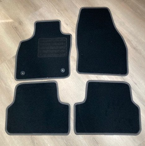 Mattenset voor een Seat Ibiza Type 6F   (model 5), Info@schoenek.de, Nieuw, Ophalen of Verzenden, Gabor-Schönek-Straße 1 -5, 93149 Nittenau