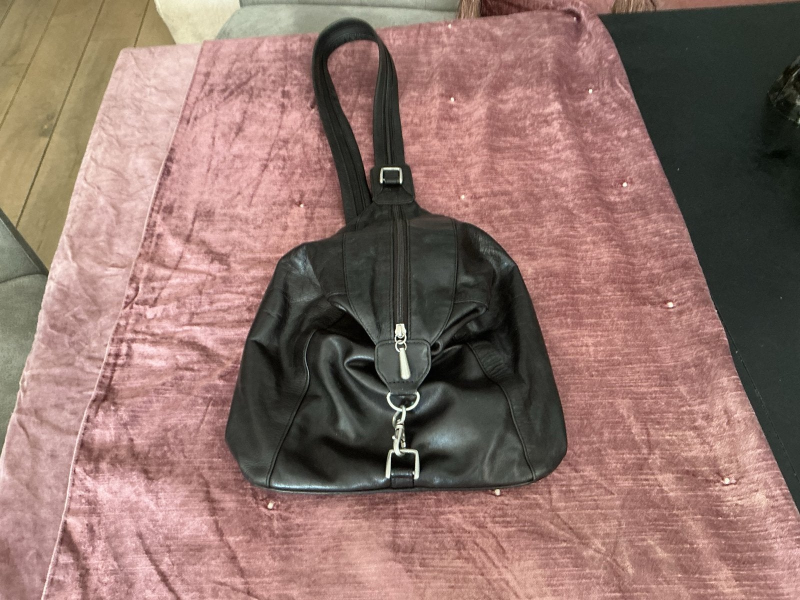 Stoere Zwarte Leren Schoudertas met Sierrits op Schouderband, Sieraden, Tassen en Uiterlijk, Tassen | Schoudertassen, Overige merken