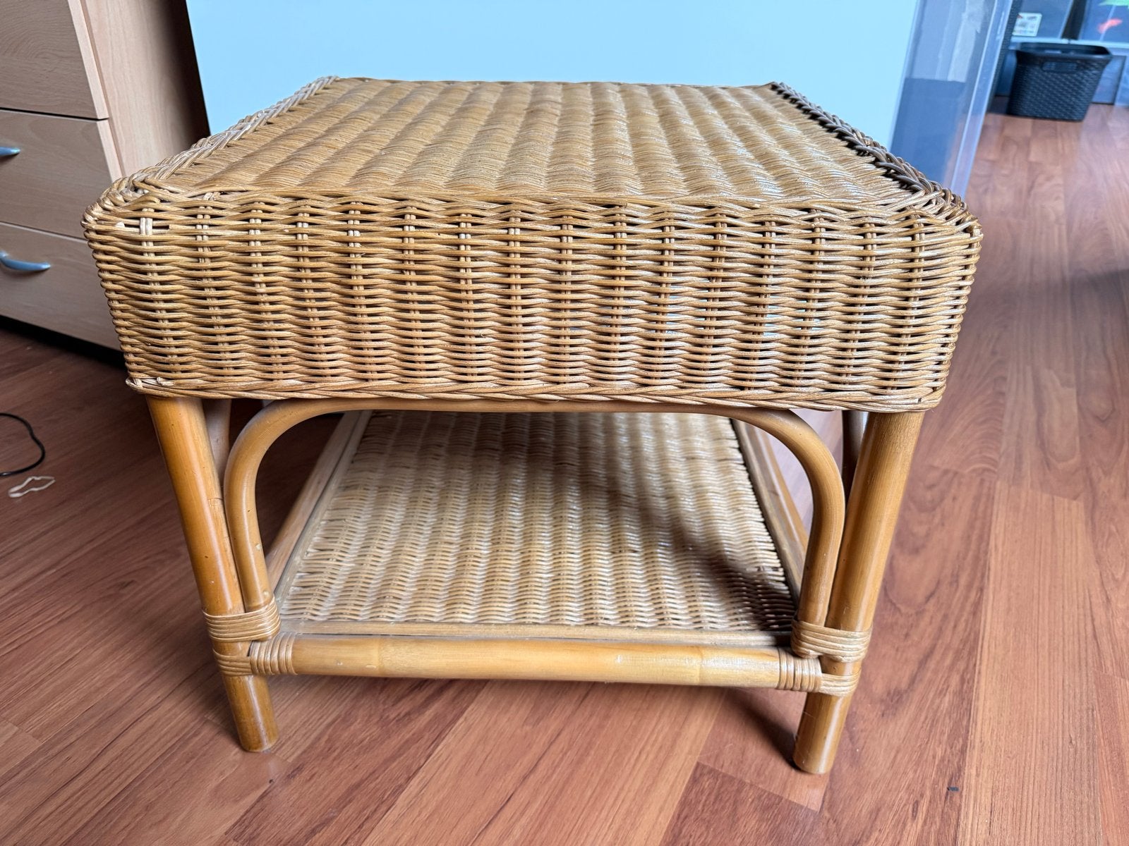 Rotan bijzettafel met opbergruimte, Huis en Inrichting, Ophalen, Minder dan 55 cm, Gebruikt, Rechthoekig