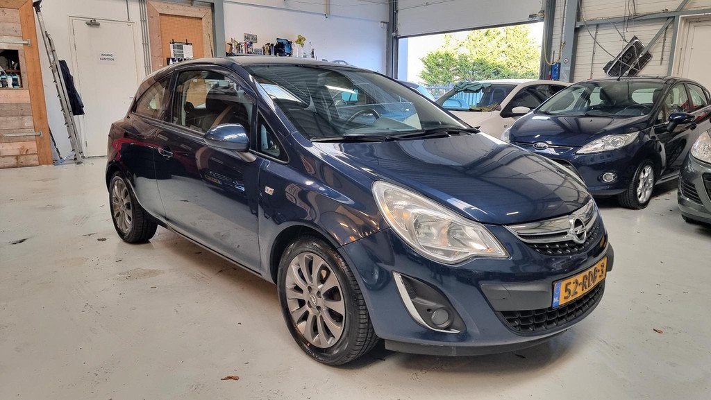 Opel Corsa 1.4-16V Connect Edition Navi, Bluetooth, LMV, air, Voorwielaandrijving, Euro 5, 4 cilinders, Origineel Nederlands