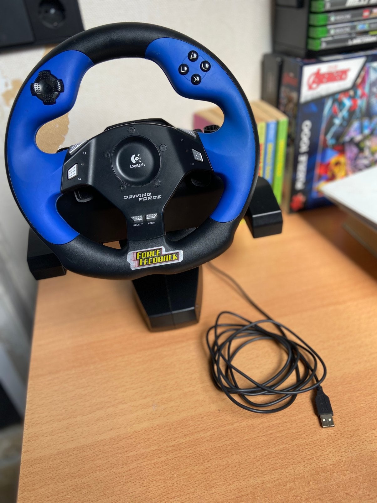 Logitech Driving Force Stuur – Force Feedback, Ophalen of Verzenden, Zo goed als nieuw, Stuur of Pedalen