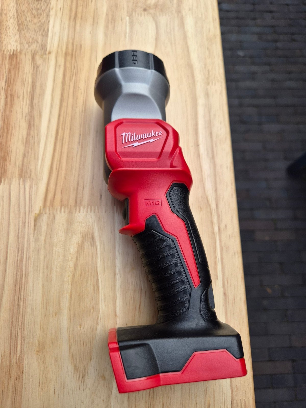 Milwaukee M18 LED Zaklamp - Zo goed als nieuw, Ophalen of Verzenden, Nieuw, Overige typen, Milwaukee